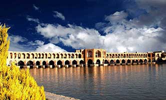 همین امروز رزرو سوئیت در اصفهان، شهر نصف جهان ایران را انجام دهید.